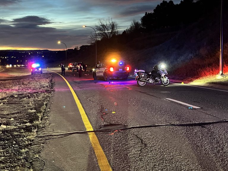 Accidente Fatal en Lakewood: Peatón Muerto y Cierre Prolongado de Vías