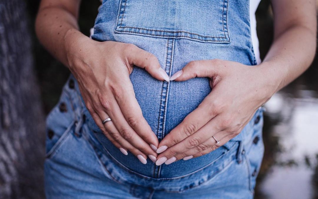 Increíble Parto: Mujer No Sabía Que Estaba Embarazada y Dio a Luz a un Bebé en Su Abdomen
