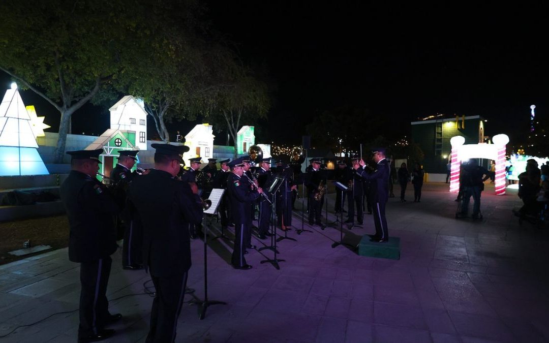 La Banda de la IV Región Militar Brilla en Luztopía con Villancicos y Orgullo Regio