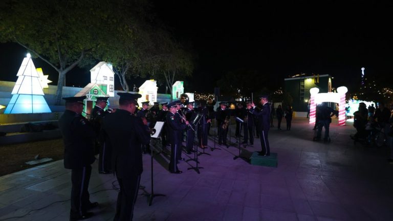 La Banda de la IV Región Militar Brilla en Luztopía con Villancicos y Orgullo Regio