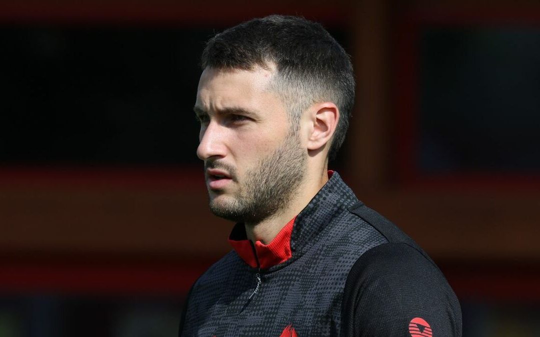 Santiago Gimenez: Alta médica pero entrenamiento separado, el misterio de su lesión