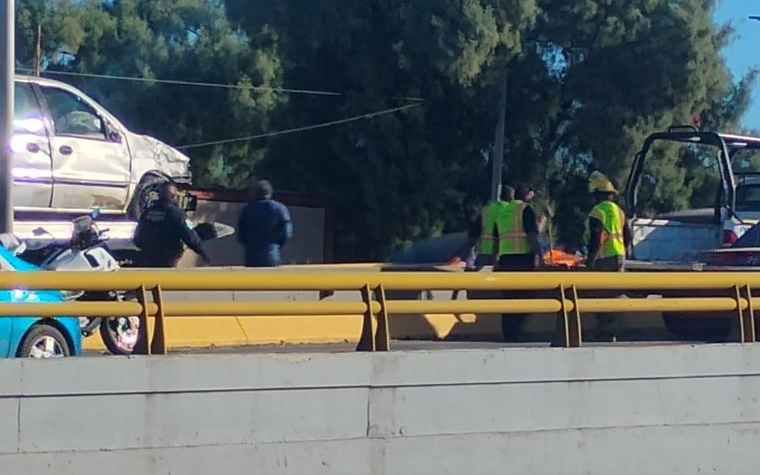Accidente de Camioneta en el Puente del Bulevar Libertad en Torreón: Lo Que Sabemos