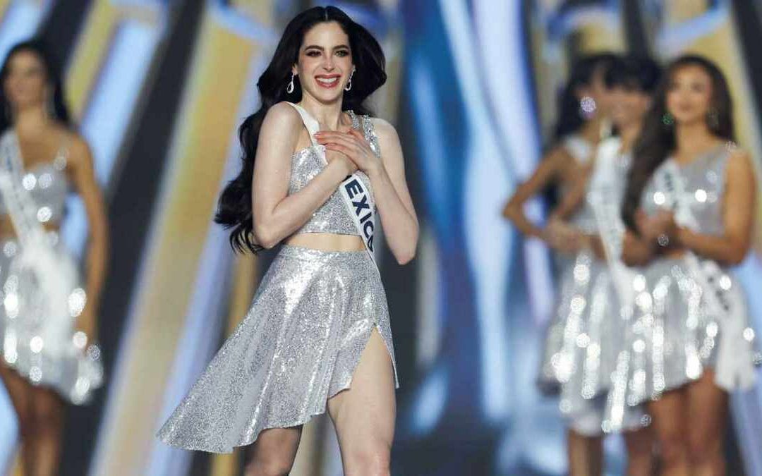 El director de Miss Universo enfrenta controversia y queda fuera en 2025