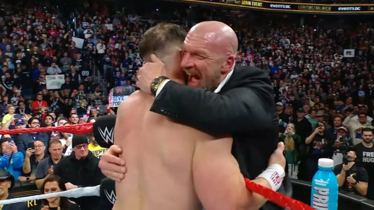 Aficionados de la WWE Critican a Triple H por la Derrota de John Cena en su Retiro