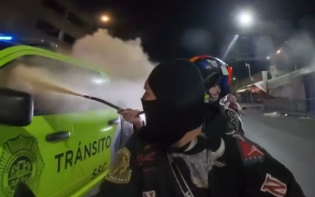 Motociclistas Agreden a Policía con Extintor en Colonia Morelos: Oficial Sufre Quemaduras