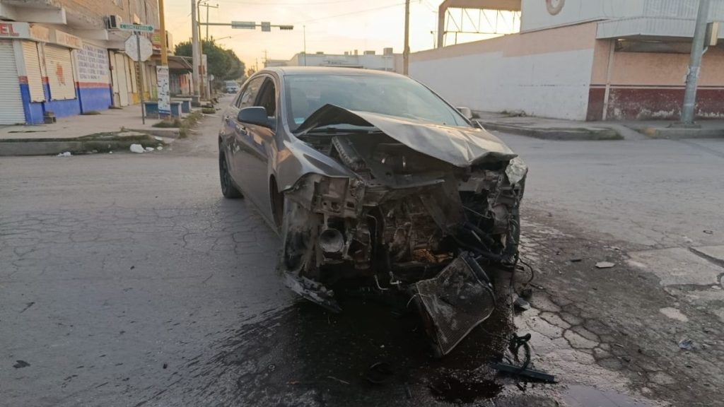 Choque en San Pedro: Daños Cuantiosos Tras Impacto de Vehículo