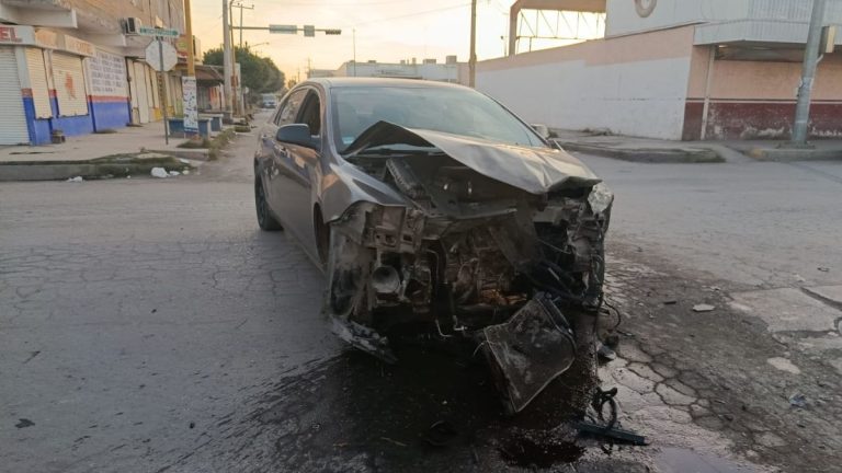 Choque en San Pedro: Daños Cuantiosos Tras Impacto de Vehículo