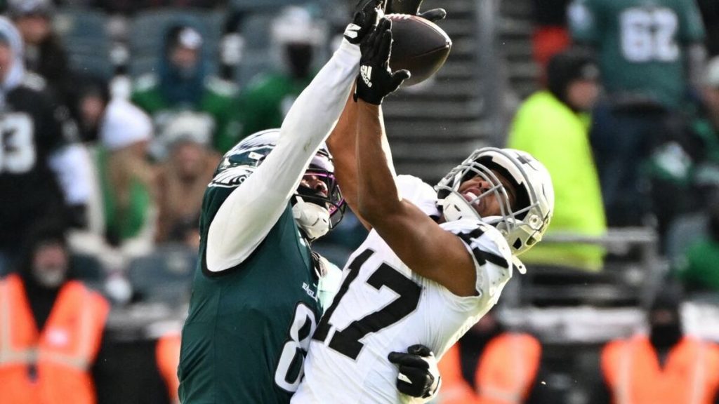 Eagles Aseguran su Camino a la División con Victoria sobre Raiders