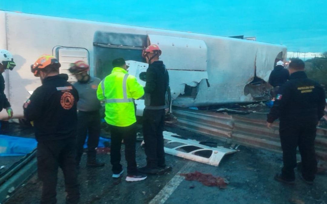 Accidente de Transporte: Volcadura de Camión en Apodaca Causa Muertos y Heridos