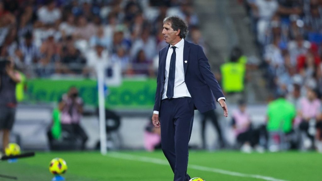 Guillermo Almada se convertiría en el nuevo entrenador del Real Oviedo tras pagar su cláusula de salida del P Valladolid