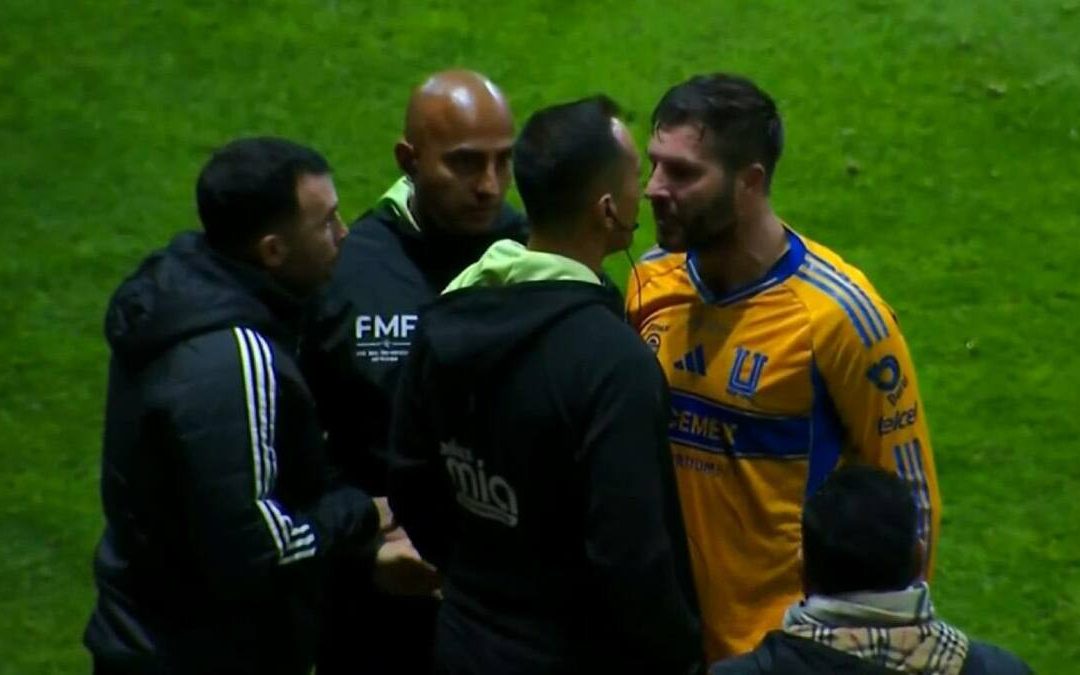 André-Pierre Gignac EXPLOTA contra Luis Santander en la Final de Vuelta | VIDEO