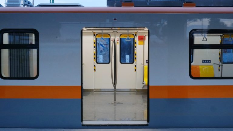 Horario del Servicio de la Línea 4 del Tren Ligero en Guadalajara para el 15 de diciembre