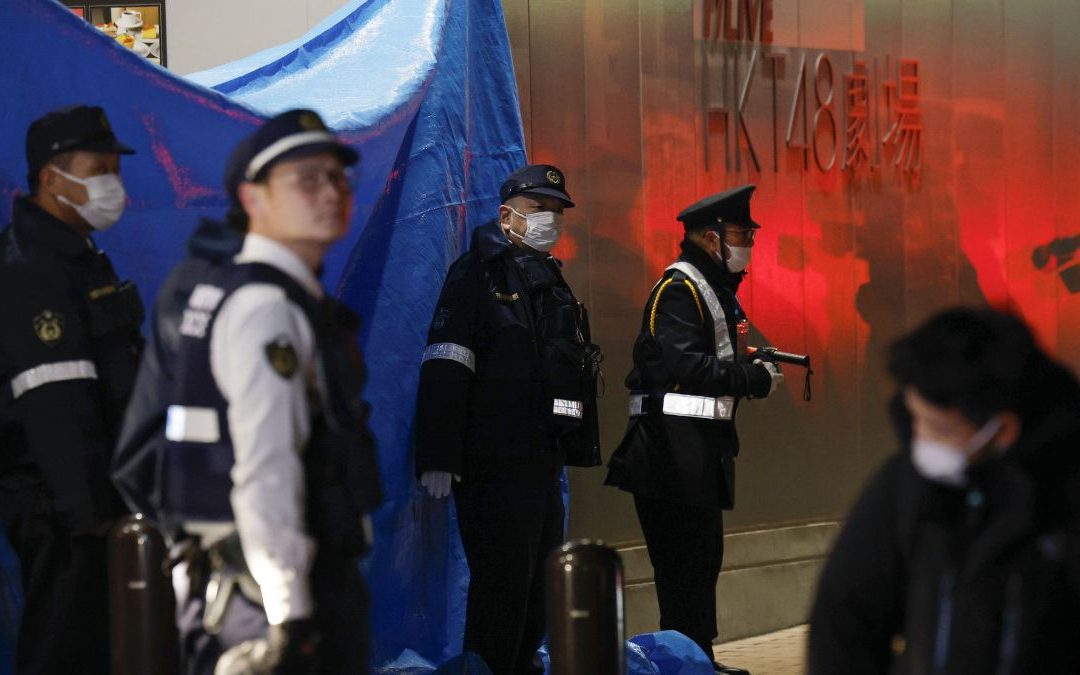 Incidente en evento de HKT48: Dos personas apuñaladas y dos detenidos