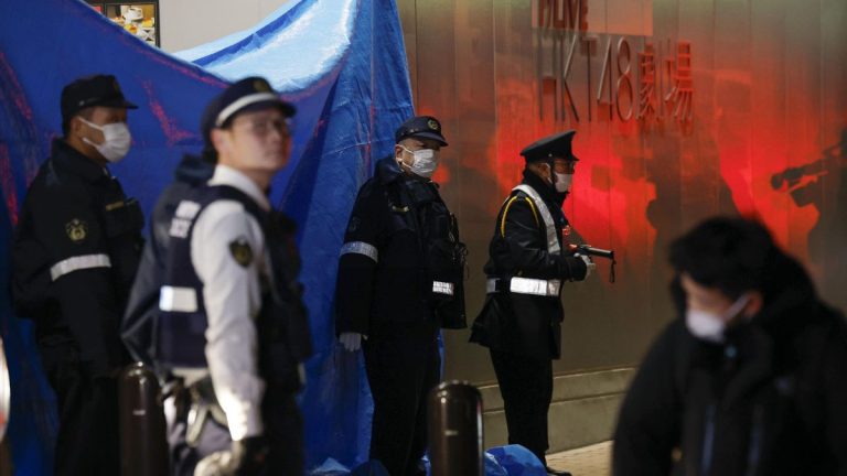 Incidente en evento de HKT48: Dos personas apuñaladas y dos detenidos