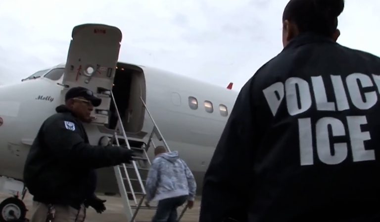 Controversia sobre la nueva campaña de auto deportación del DHS en San Diego