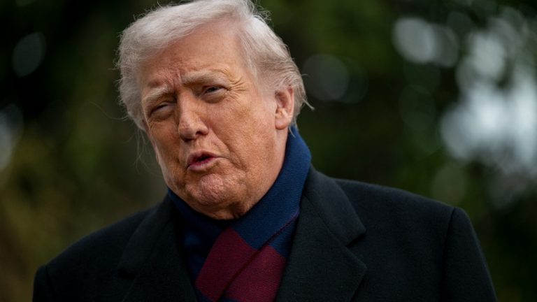 Donald Trump presenta demanda contra la BBC por 10 millones de dólares en un caso de difamación