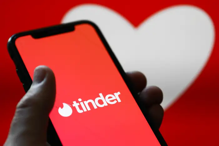 Demanda de Seis Mujeres a Hinge y Tinder: Falta de Seguridad en Aplicaciones de Citas en Denver