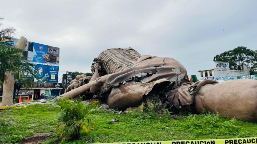 Colotero: El monumento en Álamo Temapache que colapsó por inundaciones