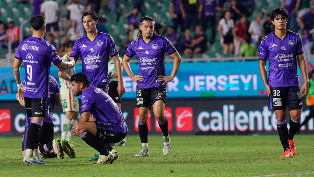 Desbandada en el Mazatlán FC: Jugadores y Cuerpo Técnico en Salida