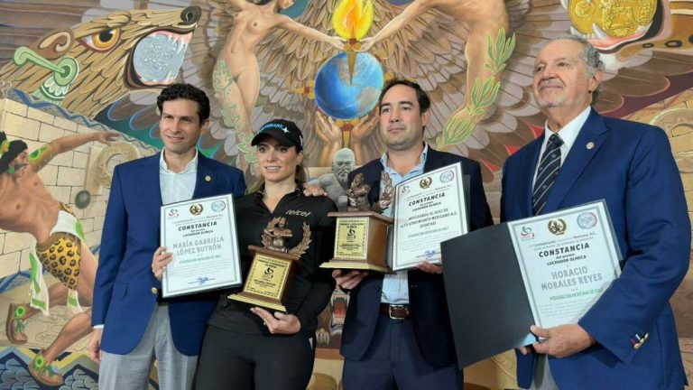 Xuntas Galardonada con el Premio Luchador Olmeca por 17 Años de Trabajo Colectivo