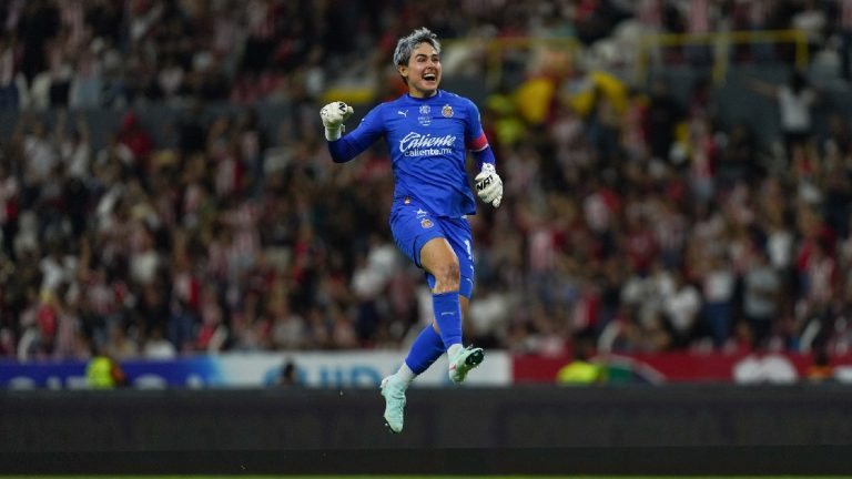 Blanca Félix Regresa a los Entrenamientos con Chivas Femenil tras Superar su Lesión