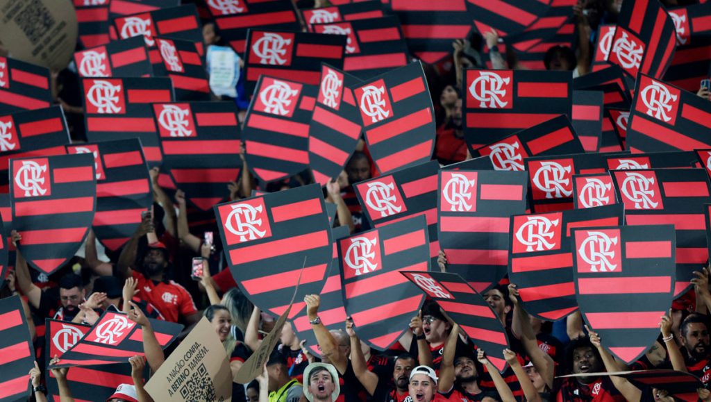 Flamengo Genera Polémica con un Poster Enfrentando a Cruz Azul