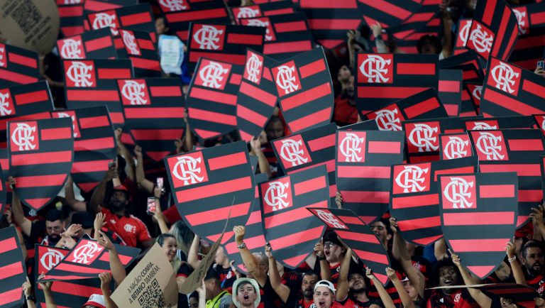 Flamengo Genera Polémica con un Poster Enfrentando a Cruz Azul
