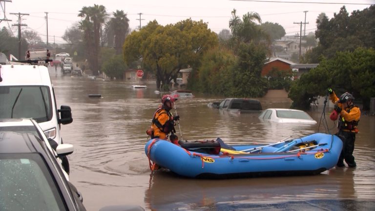 Inundaciones en San Diego: Bomberos y Autoridades en Alerta Máxima ante Peligros