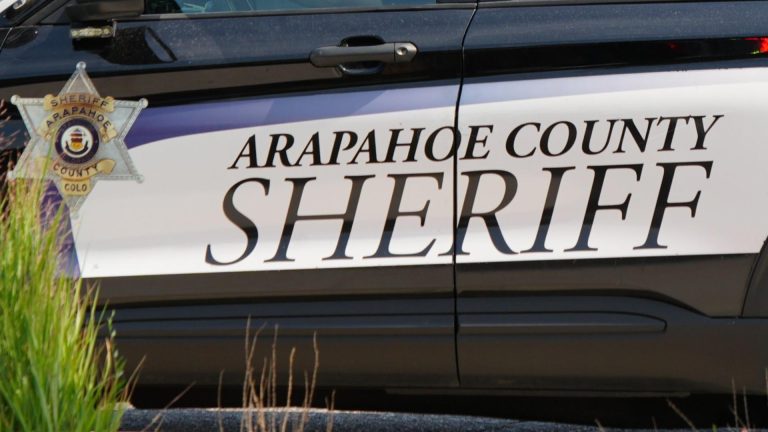 Robo en Arapahoe: Más de $120,000 en camionetas y herramientas desaparecen de la feria