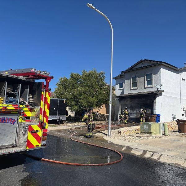 Incendio Estructural en Las Cruces: Daños y Lesiones en Vivienda