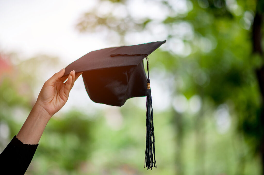 Retorno de Inversión Educativa: ¿Valen la Pena los Títulos Universitarios en Colorado?
