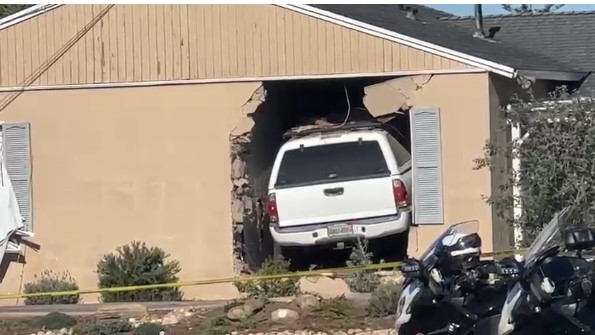 Trágico Accidente en Clairemont: Mujer Muere Tras Impacto de Vehículo contra Vivienda