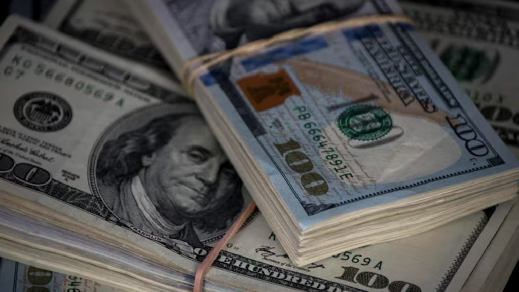 Dólar Hoy: Tipo de Cambio en México Caerá a 17.96 Unidades