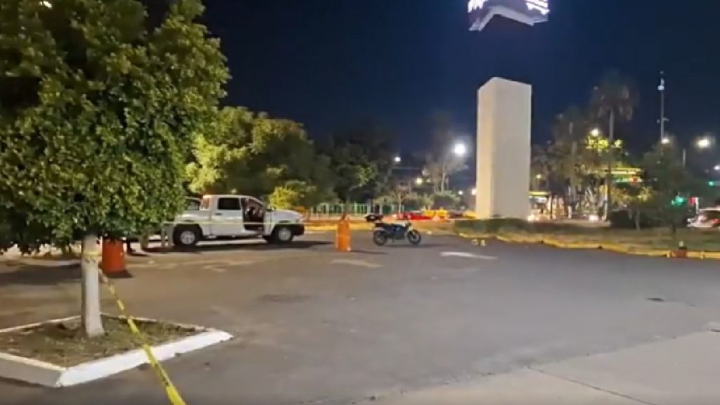Tiroteo en gasolinera: Repartidor herido de bala al ser confundido en León
