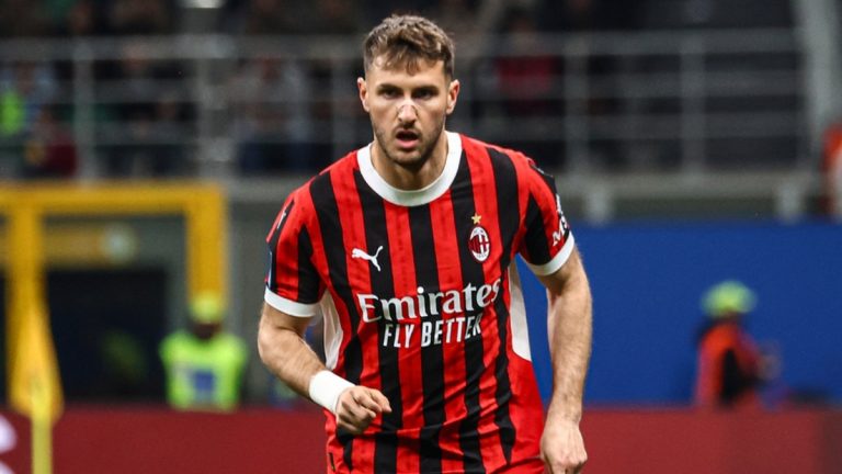 Santiago Giménez enfrenta mayor competencia en el ataque del AC Milan con nuevo goleador alemán