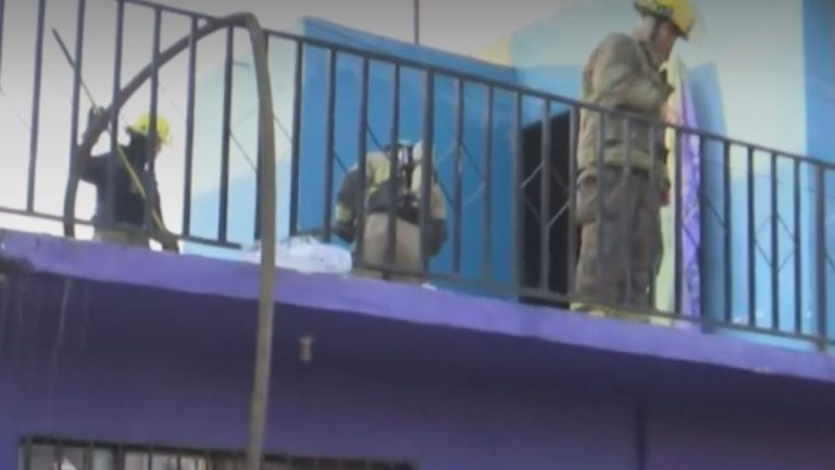 Incendio en Torreón: Cuerpos de Emergencia Mobilizan para Rescatar a Adulta Mayor
