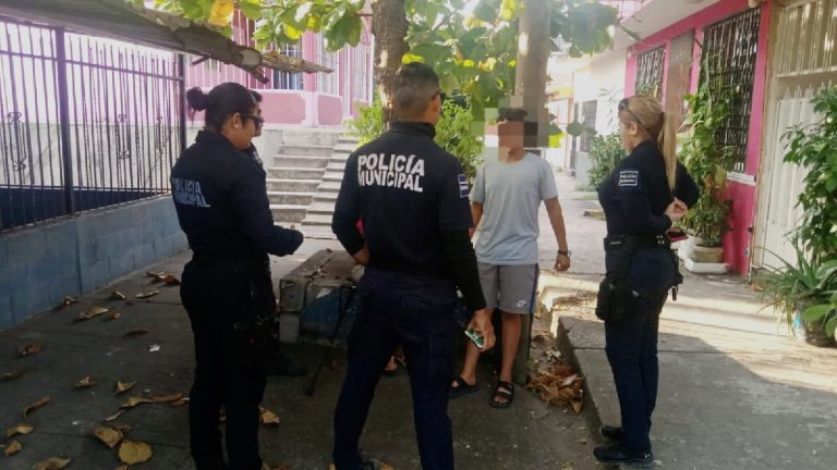 Michoacán: Policía Municipal Localiza a Mujer de 68 Años y su Nieto Tras Secuestro Virtual