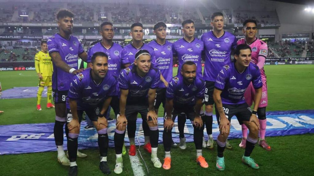 Mazatlán envía un mensaje poderoso por el Año Nuevo y los aficionados reaccionan