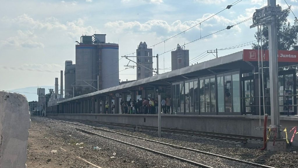 Usuarios de la Línea 4 del Tren Ligero Reclaman Aumento de Tarifas Debido a Obras Inconclusas e Inseguridad