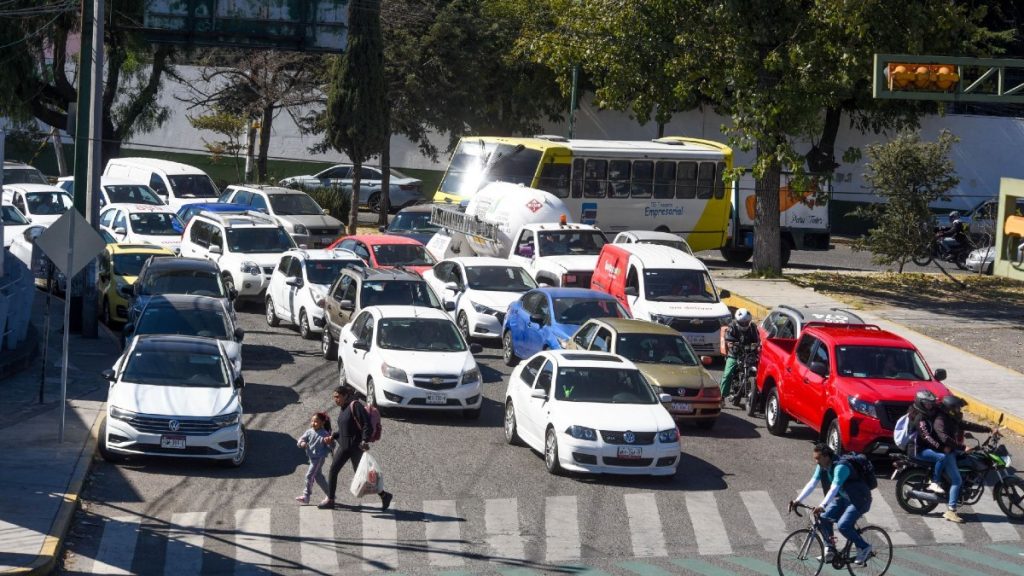 Hoy No Circula en CdMx y Edomex: Autos que No Circularán el 2 de Enero de 2026