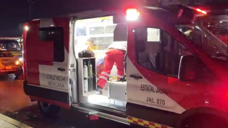 Policía de Guadalajara en estado crítico tras accidente en Periférico Sur