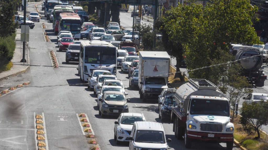 Hoy No Circula en CdMx y Edomex: Descubre qué vehículos descansan este sábado 3 de enero 2026