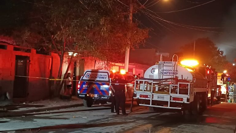 Incendio en Monterrey: Tejabán en la colonia La Alianza consumido por llamas sin lesionados