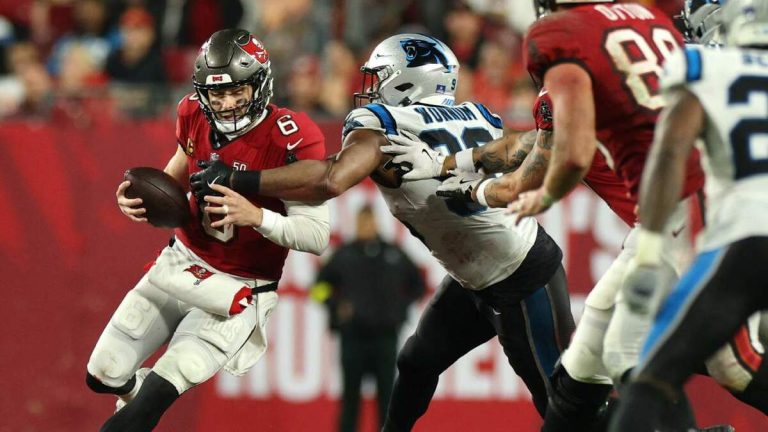 ¡Buccaneers mantienen la esperanza! Victoria sobre Panthers impulsa sus posibilidades de postemporada