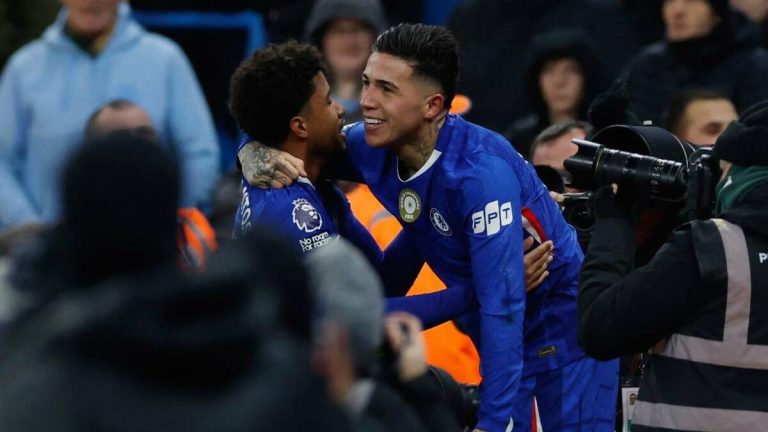 Enzo Fernández Salva el Empate del Chelsea ante el Manchester City en un Partido Agónico