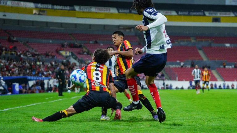 Carlos Fierro se pierde el Clausura 2026 debido a una ruptura de ligamentos