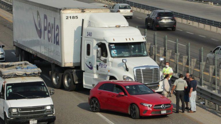 Autopista México-Puebla: Noticias en Vivo sobre Choques y Cierres de Carretera