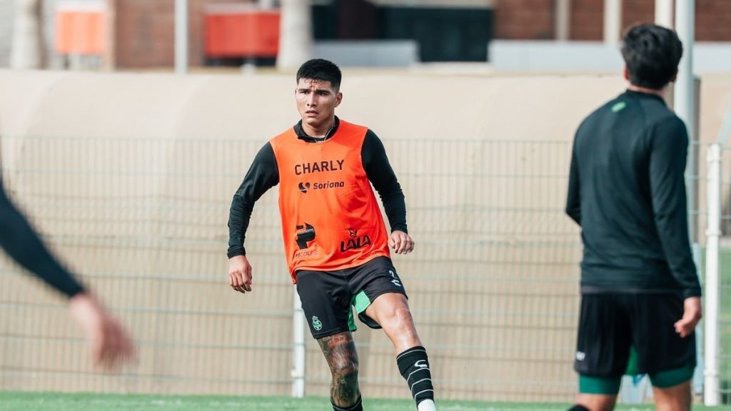 Santos Laguna Se Prepara para Enfrentar a Necaxa: Presentación de Nuevos Refuerzos