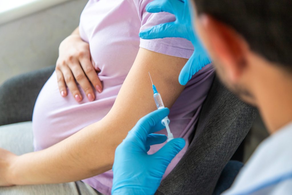 Vacuna VSR: Un Llamado a las Embarazadas para Proteger a Sus Bebés