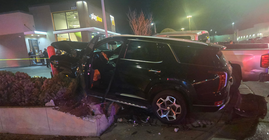 Choque en Las Cruces: Grave accidente de tráfico deja siete heridos y dos peatones críticos